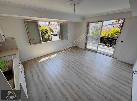 Karlık Gayrimenkulden Cami Mahallesinde Satılık 3+1 Daire