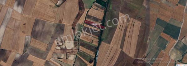 Tekirdağ Saray Demirler Köyünde Arsa , 290 M2 Yolu Var Hisseli