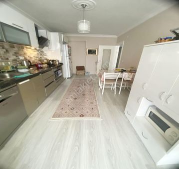 Tüközünde Ana Ana Cadde Üzeri 3+1 155 M2 Kilerli Full Yapılı Arakat Daire.!