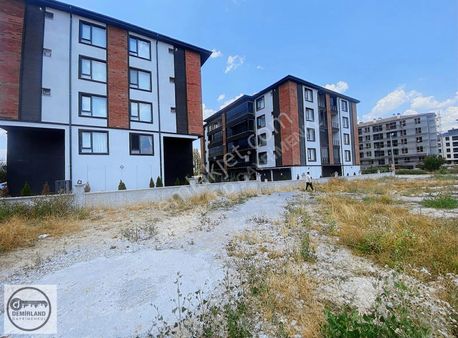 Demirland'dan Satılık Kütahya Merkez Bölcek'te Yola Sıfır Arsa