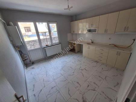 Canyapı'dan Bahçelievler Metoroloji Mevkiinde 1+1 Zemin Katı