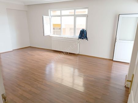 Rami Cuma Mh'de Satılık 2+1, 100m2, Otoparklı, Arakat Daire
