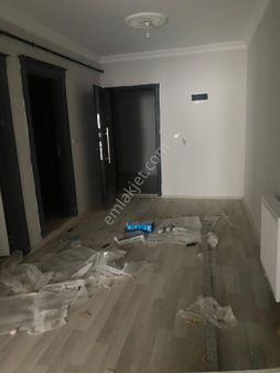 Cumhuriyet Caddesinin Bir Arka Sokağı Satılık 3 + 1 Ofis