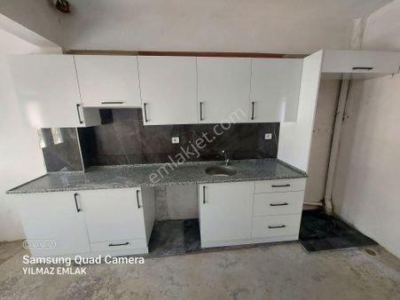 202 Karaçay Mahallesi Reşit Galip Caddesi Üzerinde Kiralık 3+1 Daire