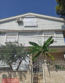 Özdere Çukuraltında Denize 100 M.5+1 Müstakil Lüks Villa.