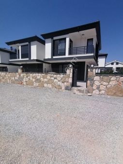 Aydın Didim Cumhuriyet Mahallesi Yeşilkent Yolu Mevki Satılık Villa