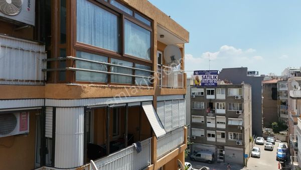 Karşıyaka Merkezde 3+1 Satılık Daire