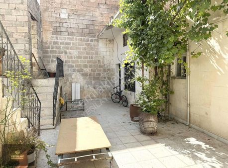 Yeşilay'dan Şafak Banyo Civarında Satılık Tarihi Evi