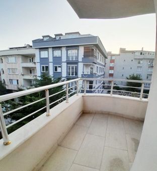 Avcılar Ambarlıda 3+1 150 M2 Yeni Bina Ara Kat Daire