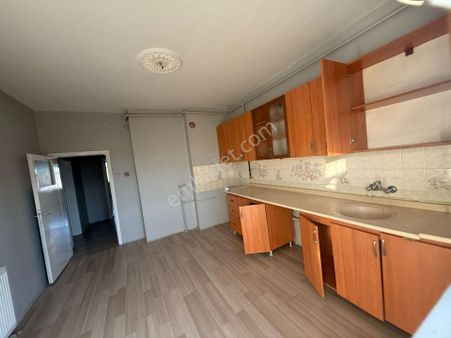 Gordion Emlak'tan Fatih Mahallesinde 3+1 Kiralık Daire