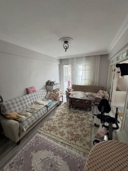 Görüklede Merkezi Konumda 3+1 Arakat Ayrı Mutfaklı Aile Dairesi Bir Çok Yere Yürüme Mesafesinde