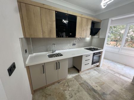 ▀▄jet Emlak'tan Akçay'da Bahçe Kullanımlı Müstakil Tadında 2+1