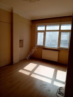 Metro Metrobüs Ana Cadde Yanı Başında 2+1