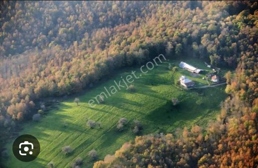 Kuşadasında En Doğa Yerde Düz Toprak Bır Tarla