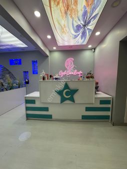 Dört Yol Meydanda Devren Güzellik Merkezi