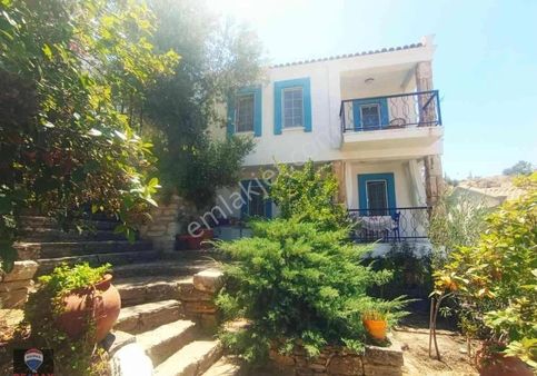 Foça Olıvıa Vıllage Sıtesı'nde Satılık 2+1 Yazlık