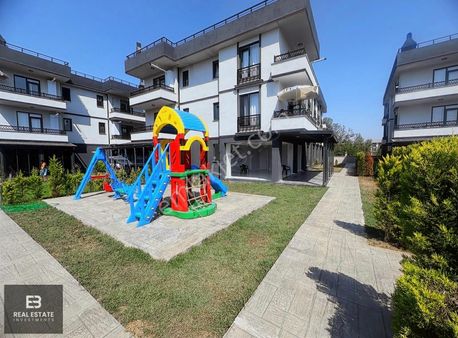 Sakarya Karasu'da 2+1 Havuzlu Sitede Ara Kat Satılık Daire