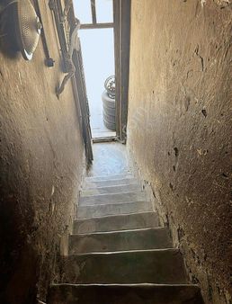 Geb'den Hatuniye Camii Civarı Satılık İşyeri