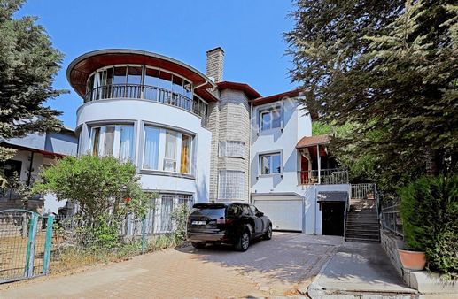 İncek Atakent Sitesi'nde Satılık 6+2 Villa