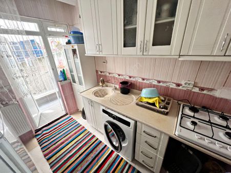 Cihandan Özlem Cadde Üzeri Estergon Cadde Paralelinde 2+1 Daire