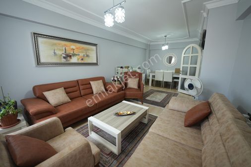 Amerikan Koleji Tramvaya Denize Yakın Bakımlı