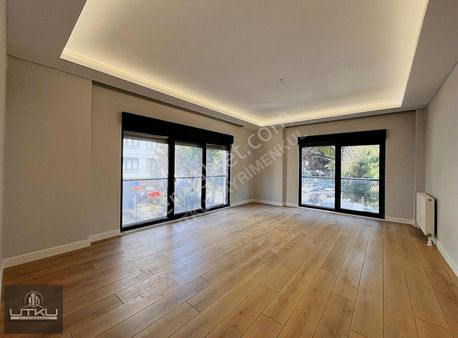 Utku'dan Ayşekadın Caddesine Yakın Teraslı Giyinme Odalı 3+1