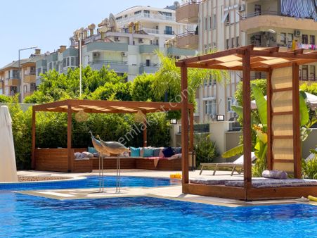 Alanya'nın Merkezinde Denize 300m Mesefade Otel Gibi Tatil Keyfi