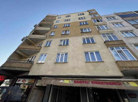 Bursa Caddesinde Asansörlü Satılık Arakat Daire