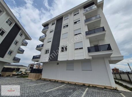 Varsak Ayanoğlu Mah.site İçerisinde Havuzlu 2+1