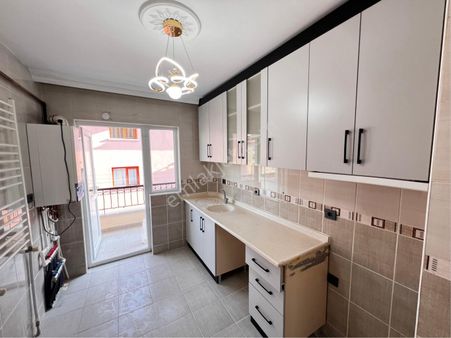 Karapürçek’te Muhtarlık Arkasın’da 3+1 Ön Cephe Çift Balkonlu Satılık Daire