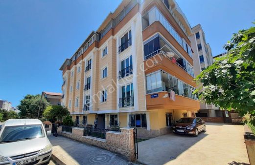 Cumhuriyet Lisesi Yanı 3+1 Giriş Kat Daire