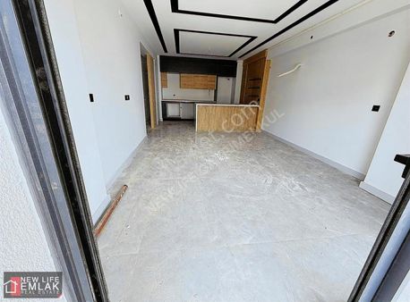 Kuşadası Merkezde Acil Satılık Havuzlu Sitede Daire