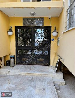 Kuşadasında Avm Bölgesınde Geniş Satılık 2+1 Daire