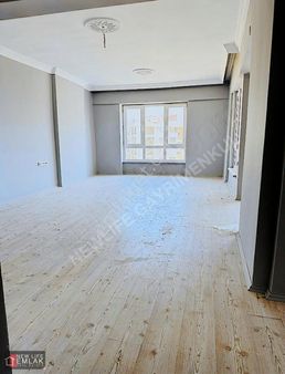 Kuşasasında Doğa Ve Deniz Manzaralı Satılık 2+1 Daire