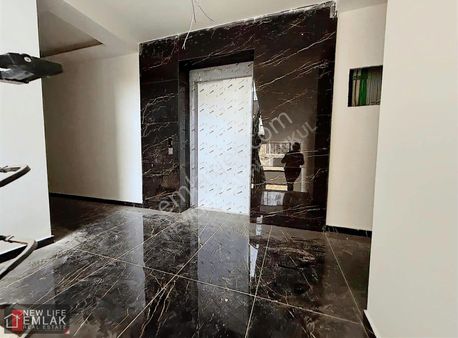 Kuşadası Havuzlu Site İçerisinde Deniz Manzaralı 2+1 Daire