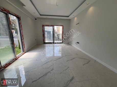 Kuşadası Havuzlı Sitede Çookk Geniş Bahçeli Muhteşem Daire