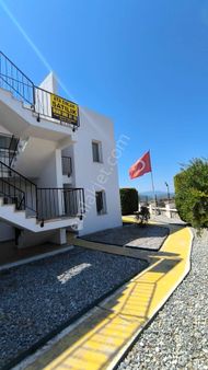 Havuzlu Sitede Köşe Başı Bina Üst Kat Ferah Daire