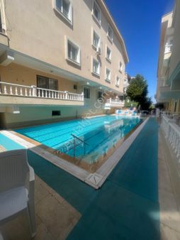 Havuzlu Sitede Bakımlı 2+1 Daire