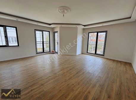 Vizyon Emlak'tan Geniş 180 Metre² Dubleks