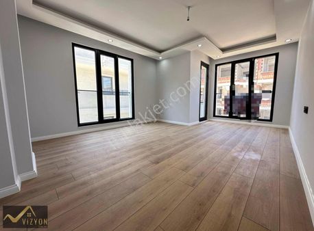 Vizyon Emlak'tan Asansörlü K.otoparklı Lüks 2+1 Arakat Daire