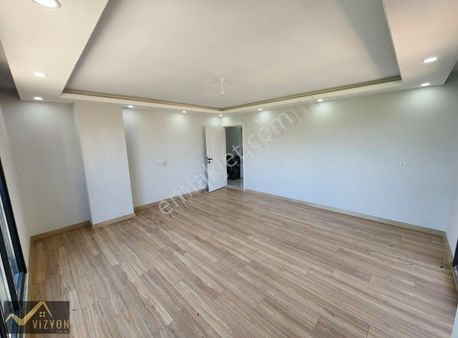 Bayramoğlu Merkezde Satılık Asansörlü 2+1 Ara Kat Daire