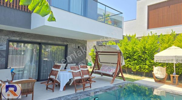 Royal Alaçatı Şifne Yalıda Müstakil Havuz Satılık Villa