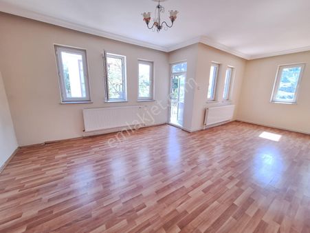 Yaman'dan Bolvadin Selçuklu Mahallesinde 3+1 Kiralık Daire