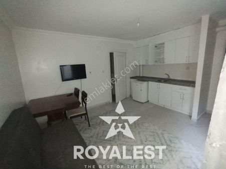 Royalest'ten Karataş Merkez'de Site İçi, Eşyalı 1+1