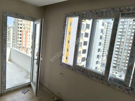 Koş Yetiş Kaçmaz Kelepir.