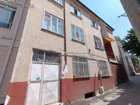 Acil Satılık 3.katlı Her Katta Tek Daire Olan Çarşıya Yürüme Mesafesinde Komple Bina