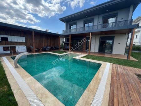 🩷cemre Emlaktan Özel Tasarımlı Denize 50 M Havuzlu Satılık Sıfır Villa🩷