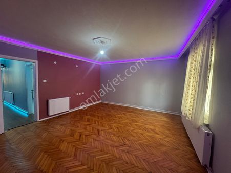 Tekirdağ Süleymanpaşa Salı Pazarı Civarında Satılık Giriş Kat Daire