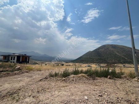 Reşadiye Mahallesinde Manzaralı 440 M2 Temiz Parsel 206-2