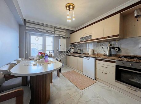 Emniyetten Acil Satılık Bayram Şekeri Tadında Site Dairesi 3+1